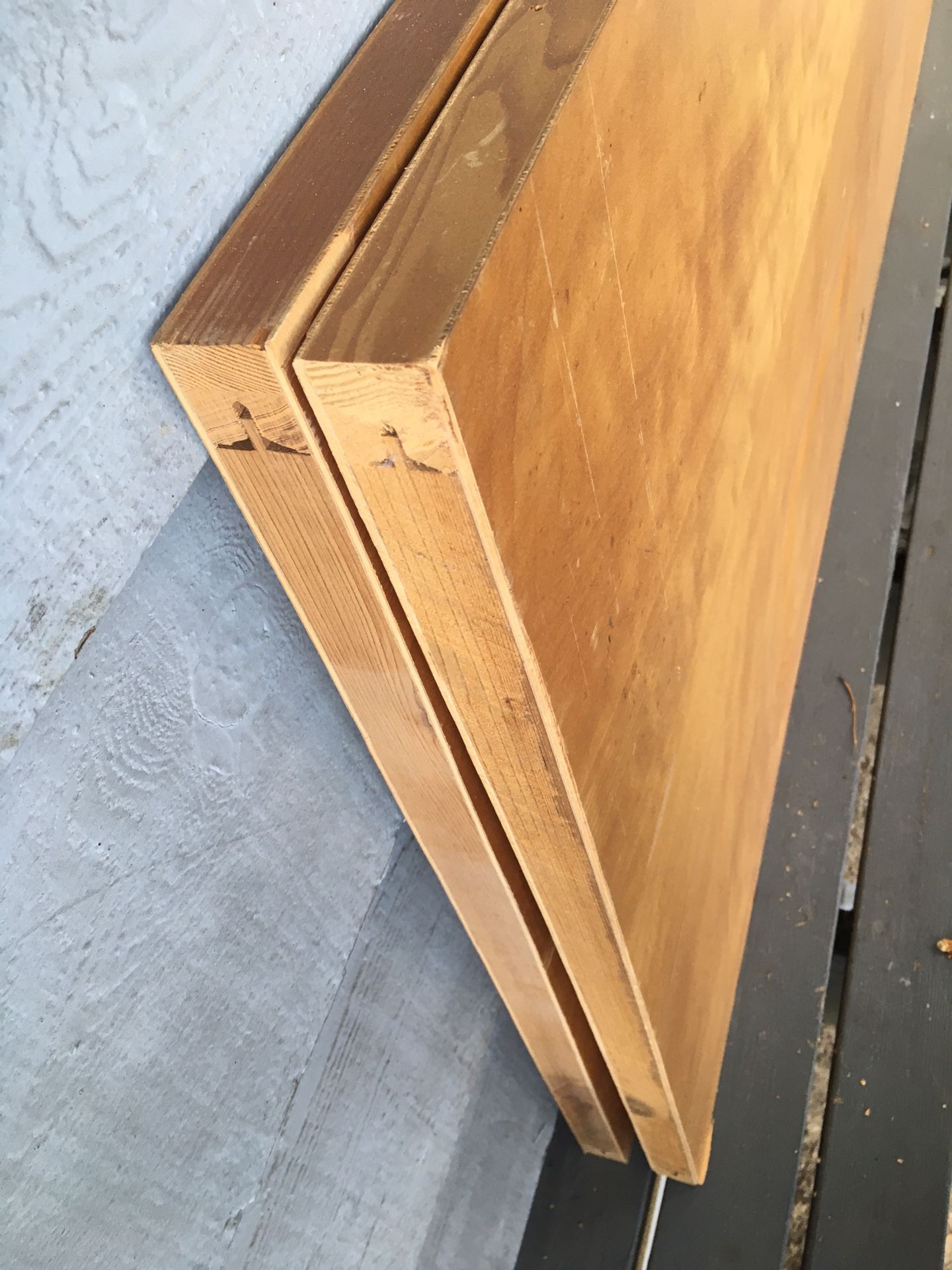 Free wood veneer hollow door panels.