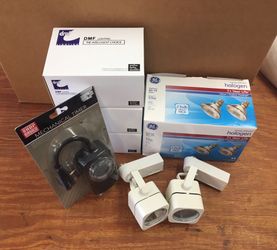 BUNDLE - track lights, flood light bulbs and timer. See pics/info.