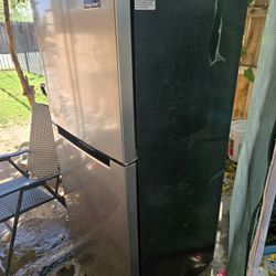 Magic Chef Refrigerator 