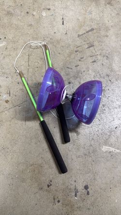 Kid'S Diabolo Chinese Yo-Yo Juggling Toy , Includes Hand Sticks, Assorted Colors, 5.90 X 4.92 Inches, Ideal for Kids and Beginners (Purple)