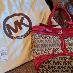 Michael Kors Bucket Bag