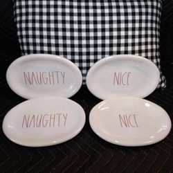 Rae Dunn Plate Set