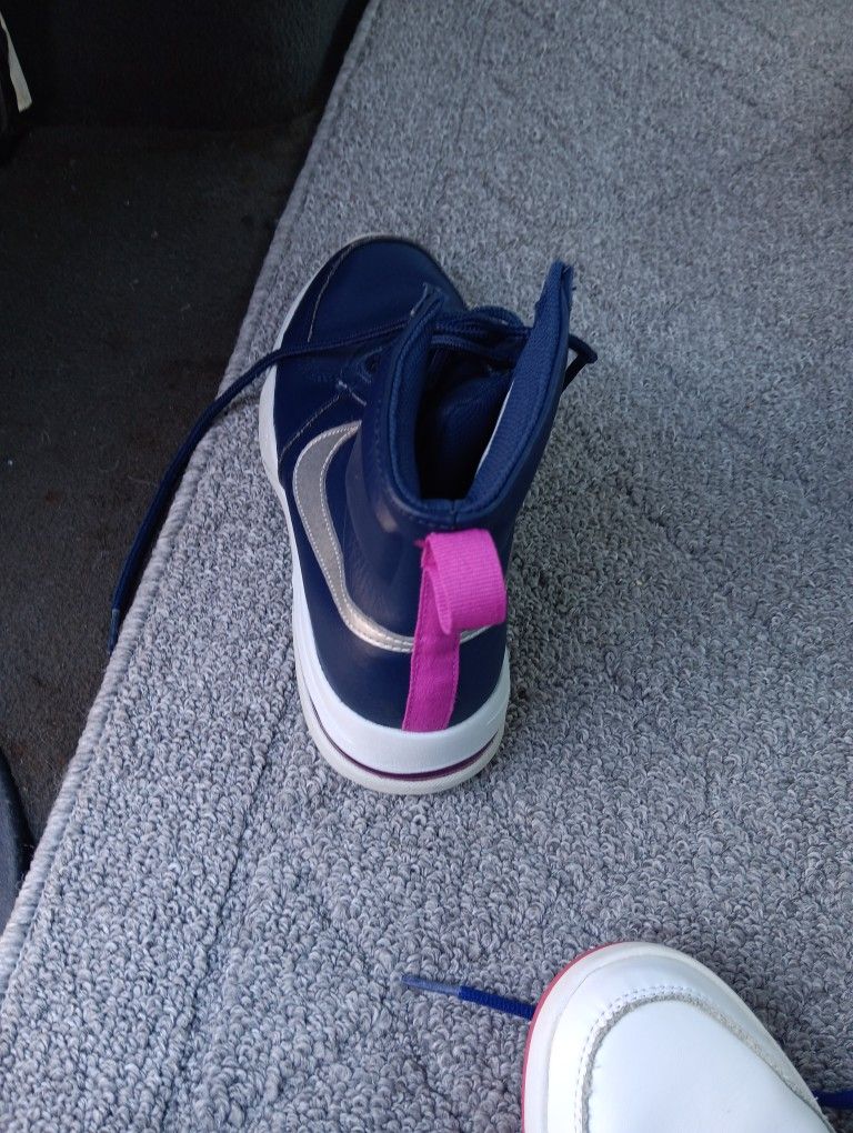 Nike Look Like New