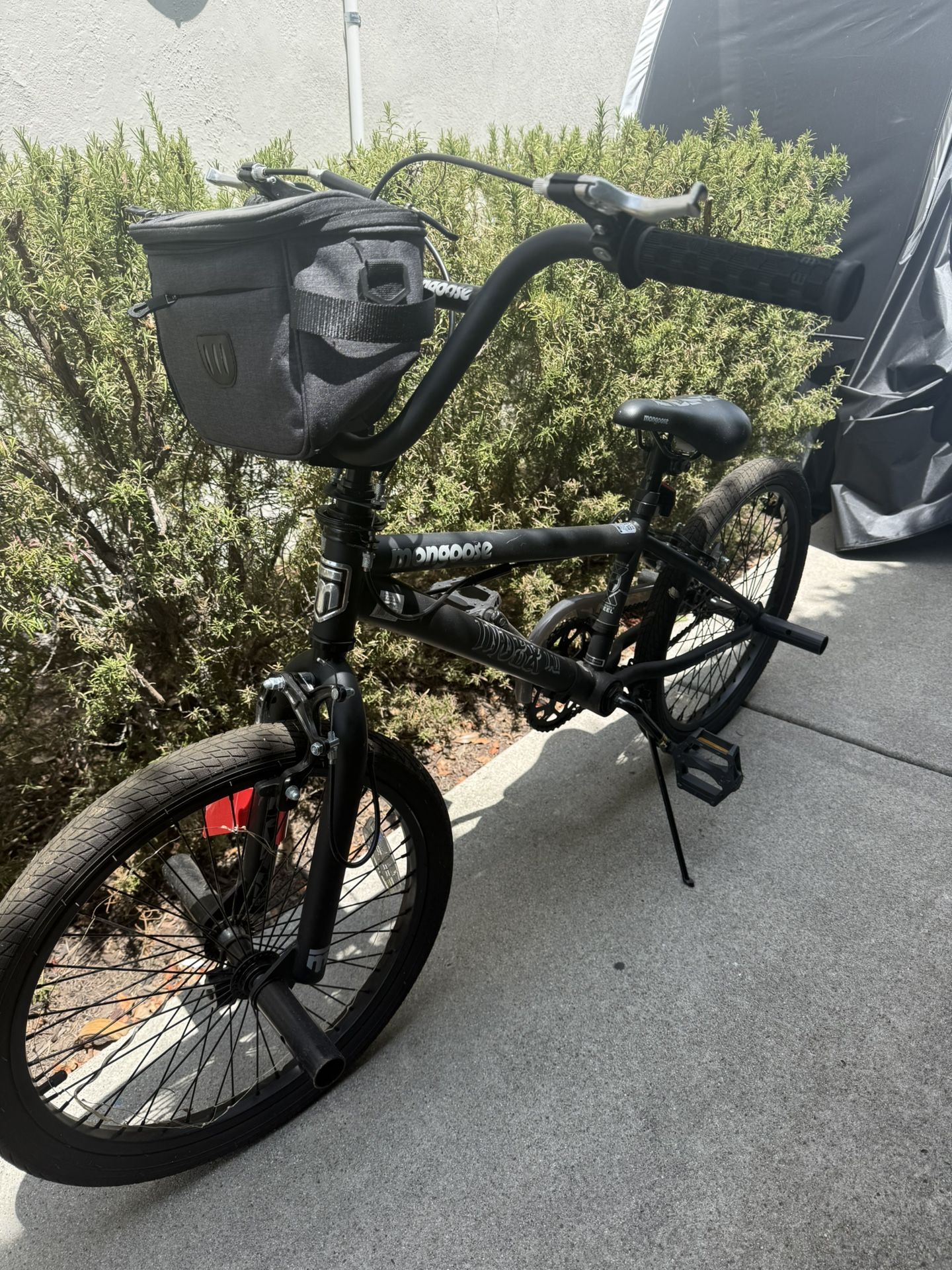 Mongoose Bike With Kickstand
