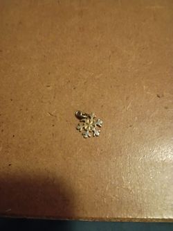 Snowflake charm