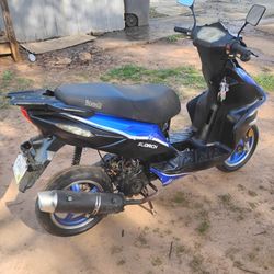 Been Telling For Sale You Got A ACC Kid In It Everything Works On It I Got To Have 600 Because I Don't Put So Much Work In It It Cranks Up On The Dime