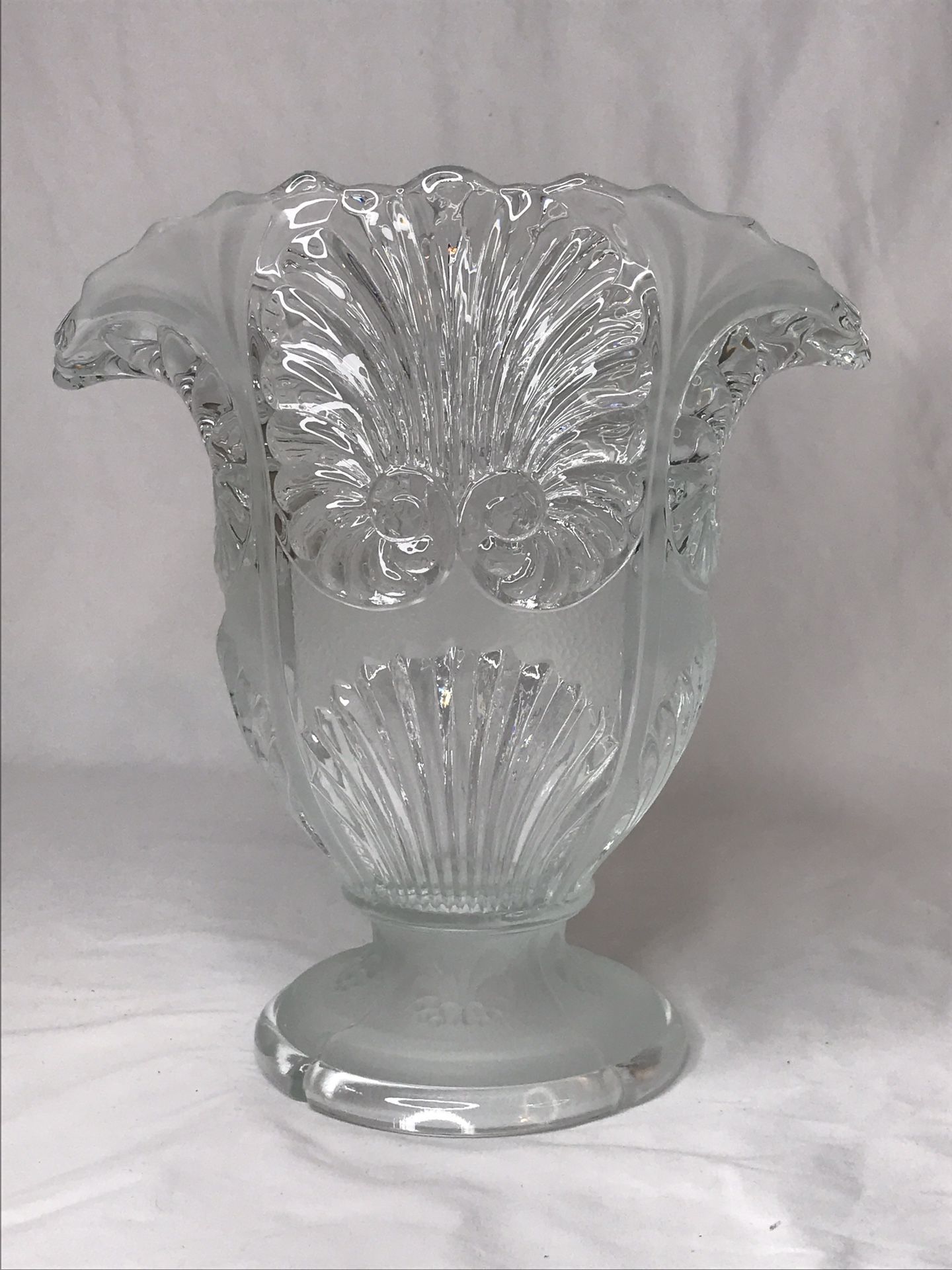 Vintage Gorgeous Raised Fan Design Frosted and Clear Vase Thick And Heavy