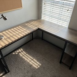 L-shaped Desk and Office Chair