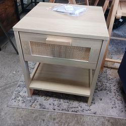 BRAND NEW END TABLE 