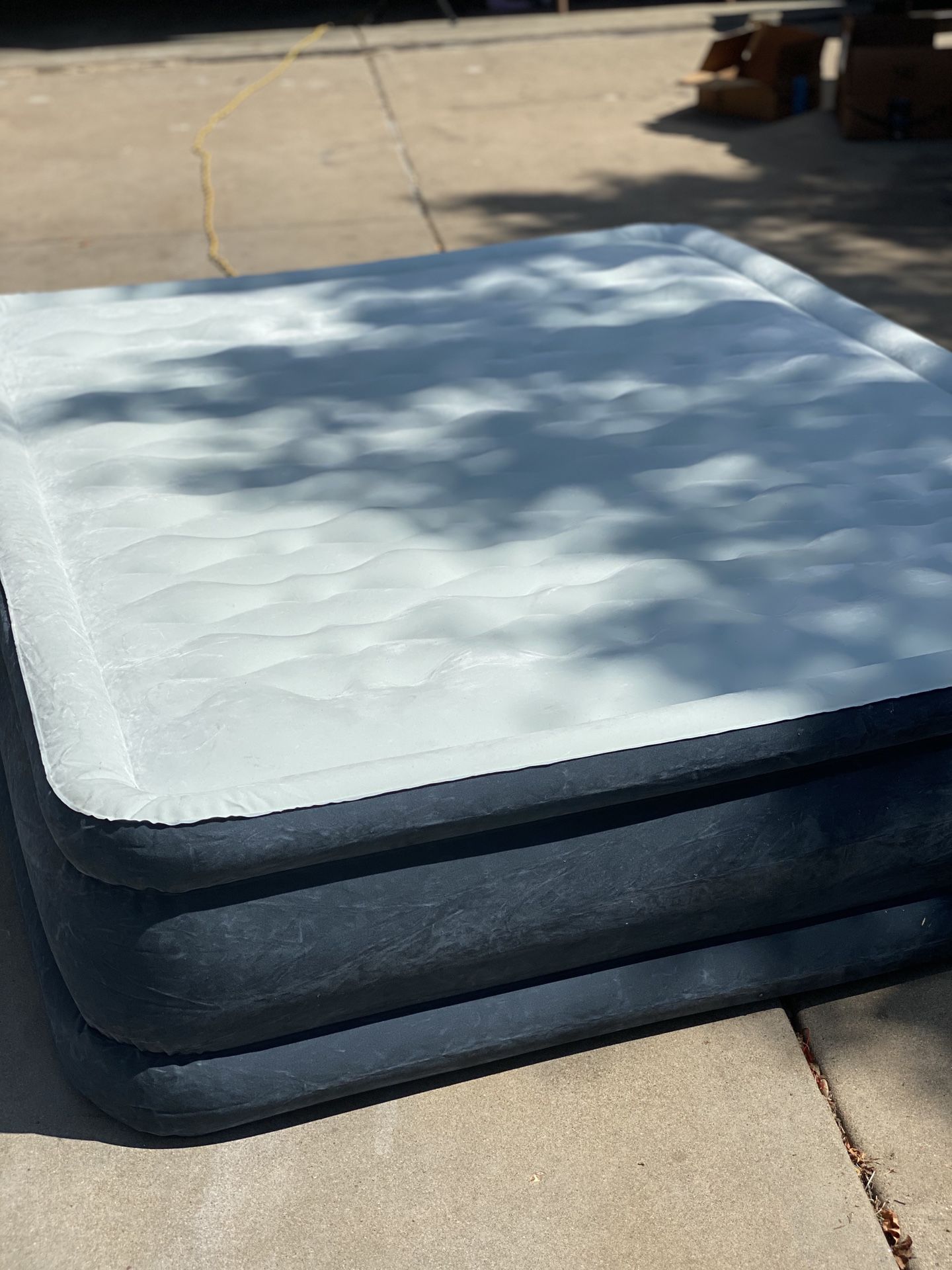 2 Queen Pillow top Air mattress’s