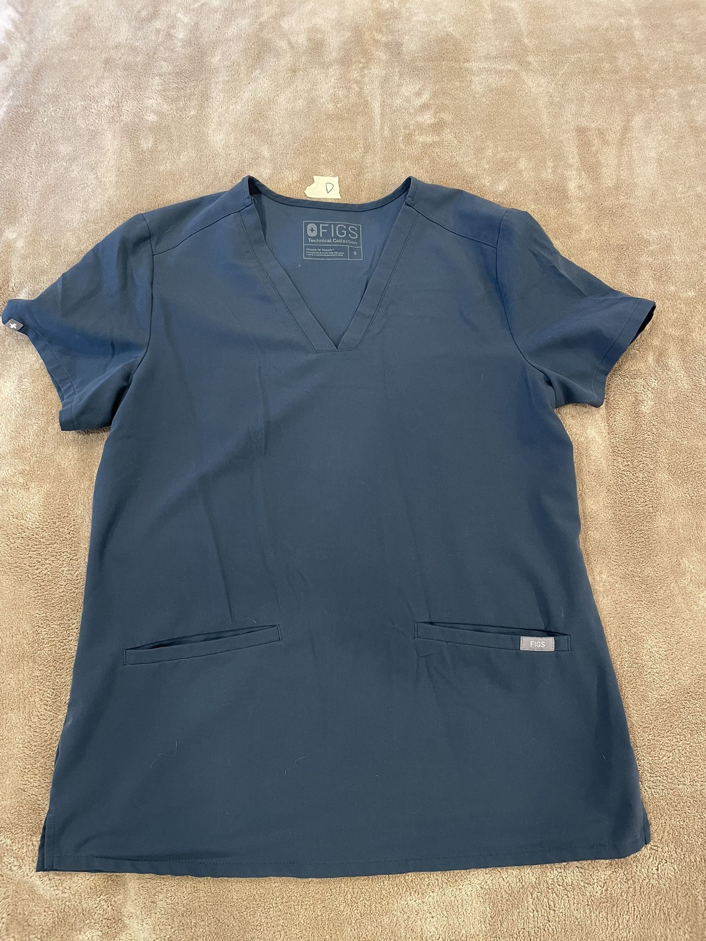 Women’s Figs Scrub, Size small, Grey