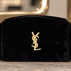 Black Velvet Pouch 