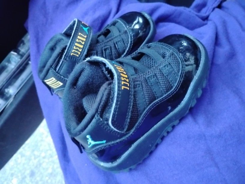 Air Jordan 11 XI Retro Size 5C Black/Gamma Blue Patent