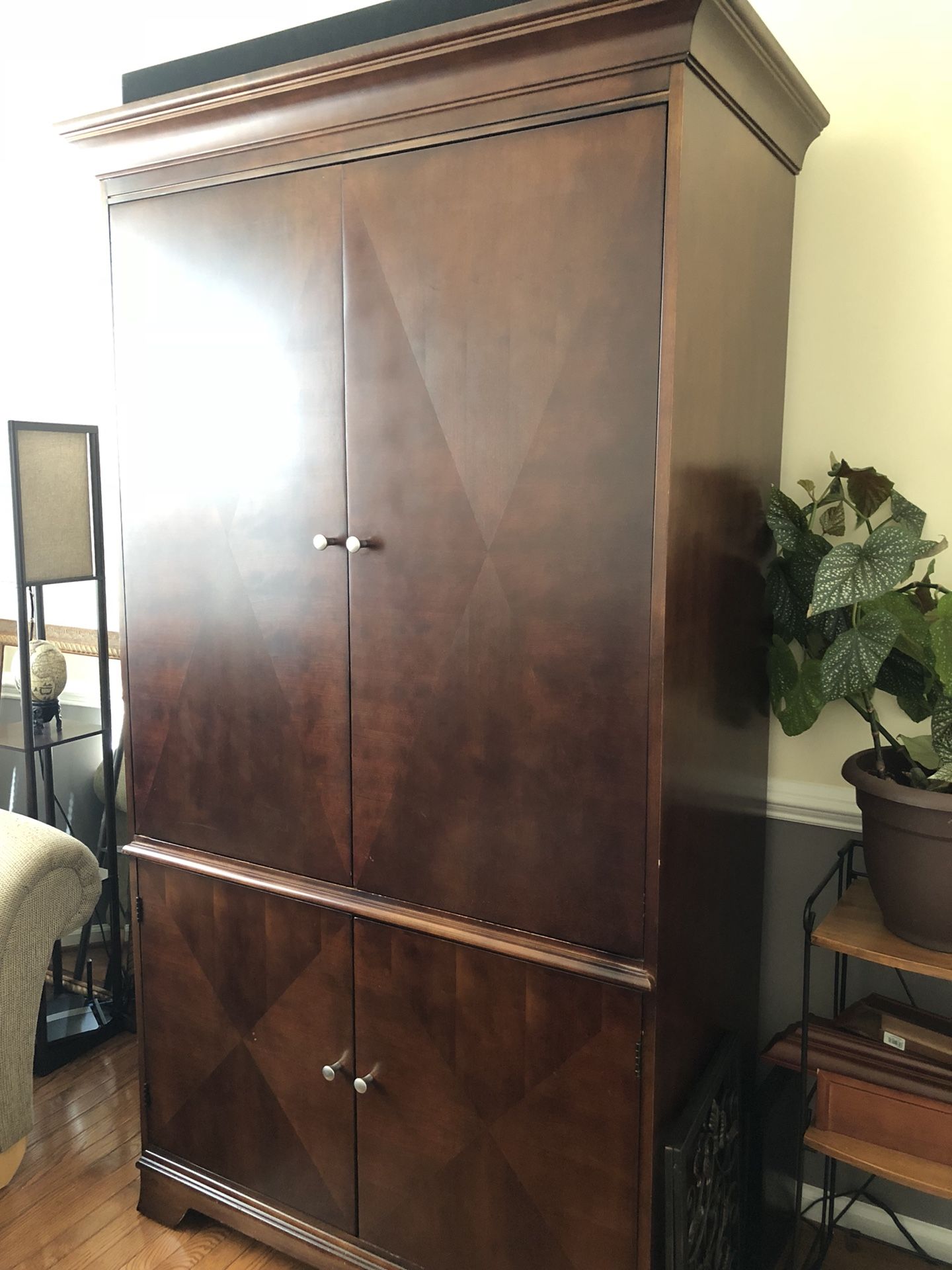 TV Armoire/Entertainment Center