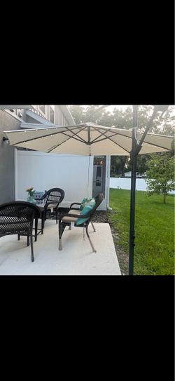 Patio Umbrella almost new