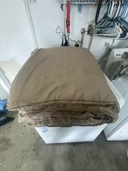 QUEEN COMFORTER  & TWO PILLOW SHAMS GOOD CONDITION 