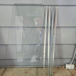 6 GLASS SHEVES WITH MOUNTING TRACKS