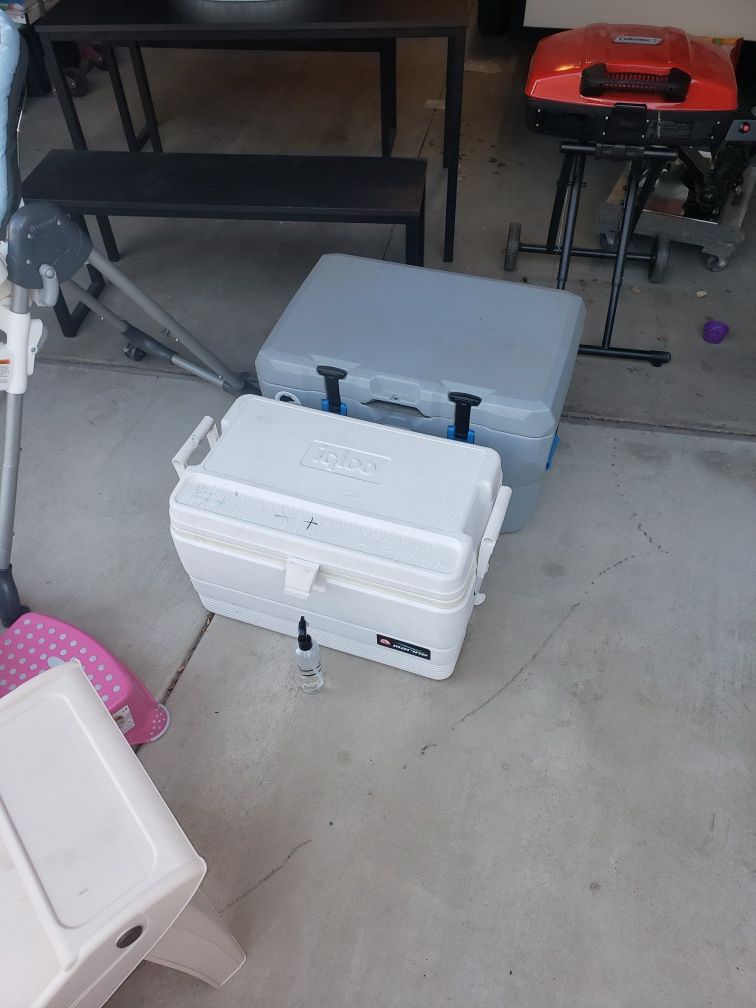 Ice chest coolers