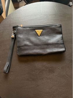 Guess clutch