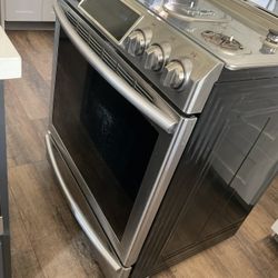 Appliances Cooking Range And Over The Counter Microwave Low Profile For Sale