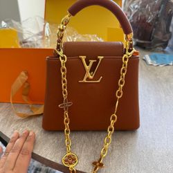 Fashionable Purse 