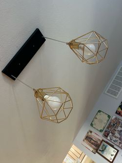 Ceiling Double lighting .