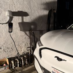 🔌 Cargador Tesla – Instalación disponible (no incluye cargador)