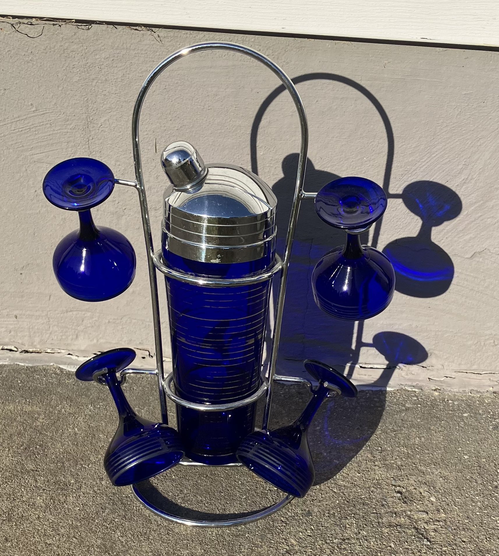 Vintage Cocktail Shaker W/glasses