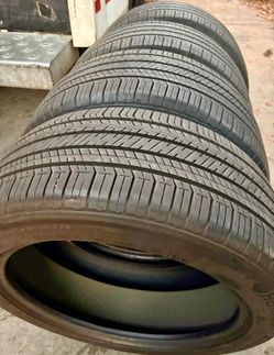 235/45/18 Hankook Selling a set of 4 tires in excellent condition 🫡