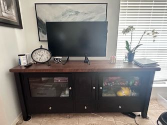 Entertainment center