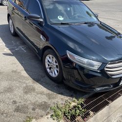 2014 Ford Taurus