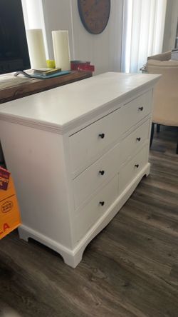 Six drawer white wood dresser Six drawer white dresser