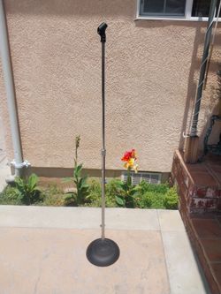 ATLAS SANDOLIER  MIC STAND CAST IRON BOTTOM