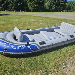 Excursion Inflatable 5 Person Boat