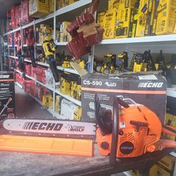 ECHO GAS 20"IN TIMBER WOLF CHANSAW LIKE NEW 