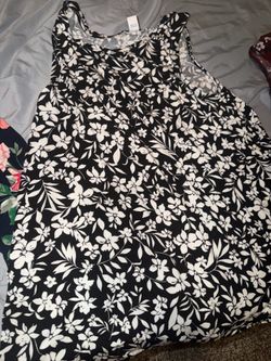 2 women’s tops Size M