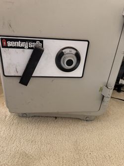 Vintage Sentry Fire-Resistant Safe
