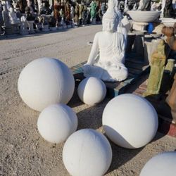 Concrete Ball Sphere / Cement Garden Balls Backyard Patio Spheres / Concrete Orbs