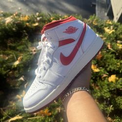 Jordan 1 ‘Mid white and red 