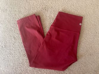 Lululemon leggings $15 ($95 value) size 8 length 3/4