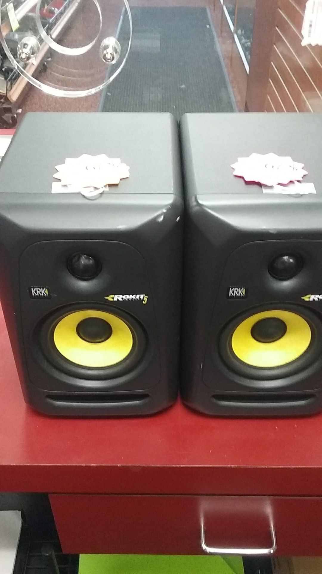 Kirk Rokit 5 a pair of monitor speakers tested without power cords 96091392277 and 76