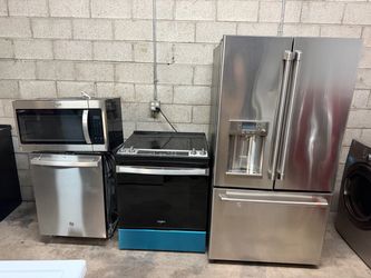 BEAUTIFUL STAINLESS STEEL KITCHEN APPLIANCE SET LIKE NEW
