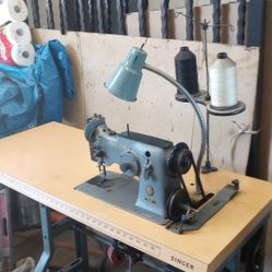 Singer Sewing Machine H D