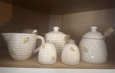 Bee themed ceramic kitchenware set