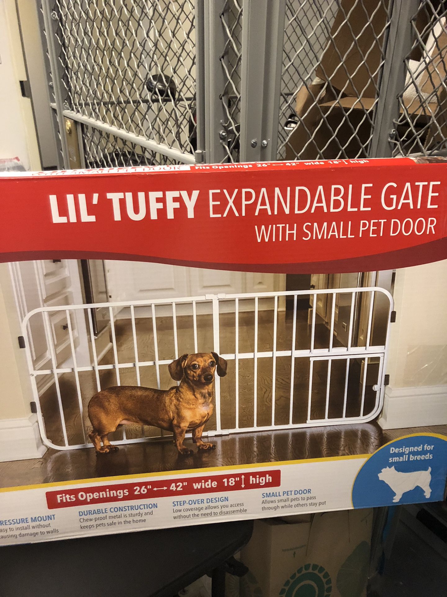 Pet gate - expandable - brand new!