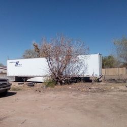 2004....  53 Ft..dry Van.   Air Ride