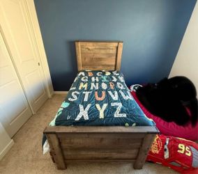 Twin bed set