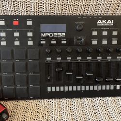 Akai Professional Mpd232 Midi Pad Controller 
