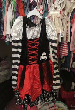 Girl pirate costume medium