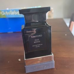 Oud Wood Tom Ford 